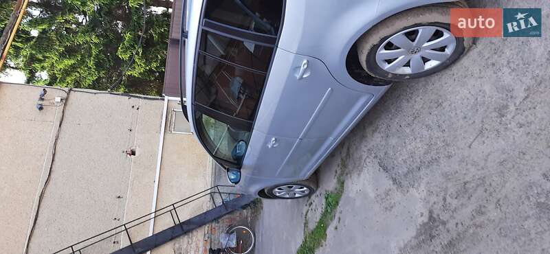 Мікровен Volkswagen Touran 2012 в Шептицькому