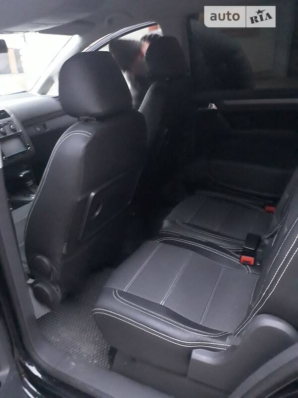 Минивэн Volkswagen Touran 2009 в Львове