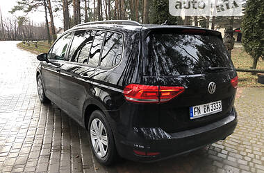 Минивэн Volkswagen Touran 2017 в Луцке