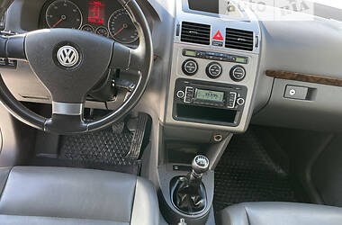 Минивэн Volkswagen Touran 2010 в Кременце