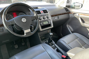 Минивэн Volkswagen Touran 2010 в Кременце