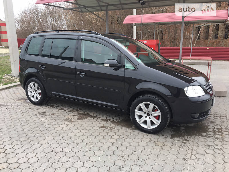 Минивэн Volkswagen Touran 2005 в 