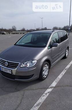 Минивэн Volkswagen Touran 2008 в Днепре