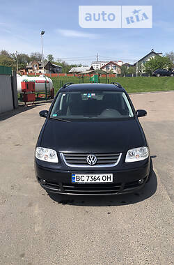 Мінівен Volkswagen Touran 2006 в Києві