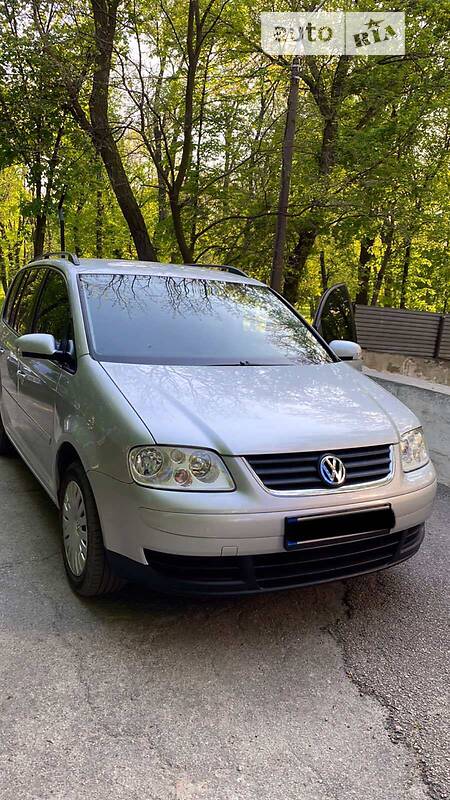 Минивэн Volkswagen Touran 2004 в Днепре