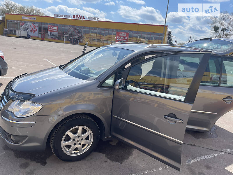 Мінівен Volkswagen Touran 2007 в Житомирі