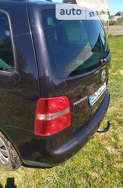 Минивэн Volkswagen Touran 2004 в Сарнах