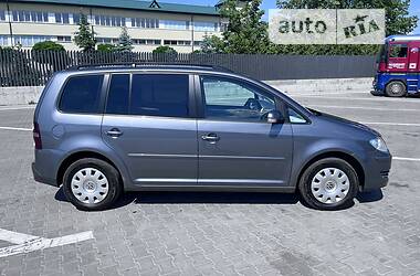 Минивэн Volkswagen Touran 2007 в Рожище