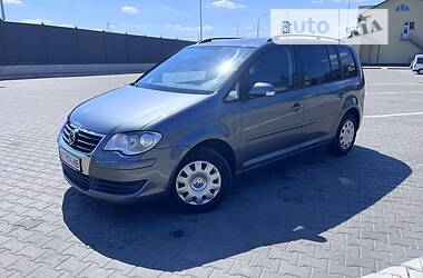 Минивэн Volkswagen Touran 2007 в Рожище