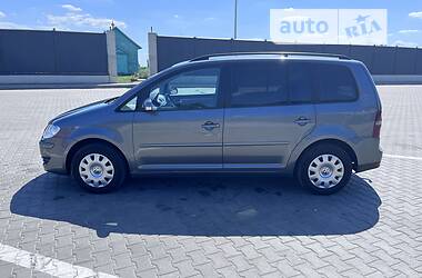 Минивэн Volkswagen Touran 2007 в Рожище