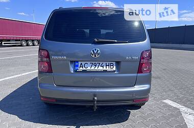 Минивэн Volkswagen Touran 2007 в Рожище