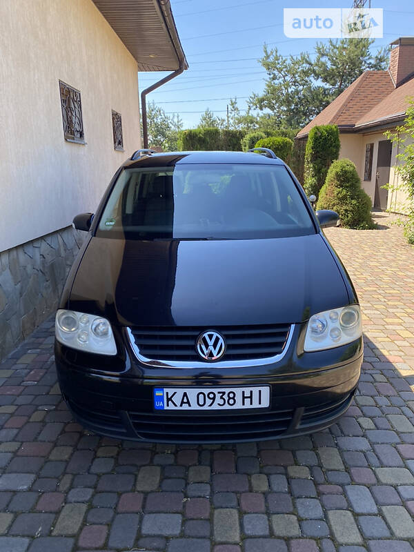 Минивэн Volkswagen Touran 2004 в Днепре