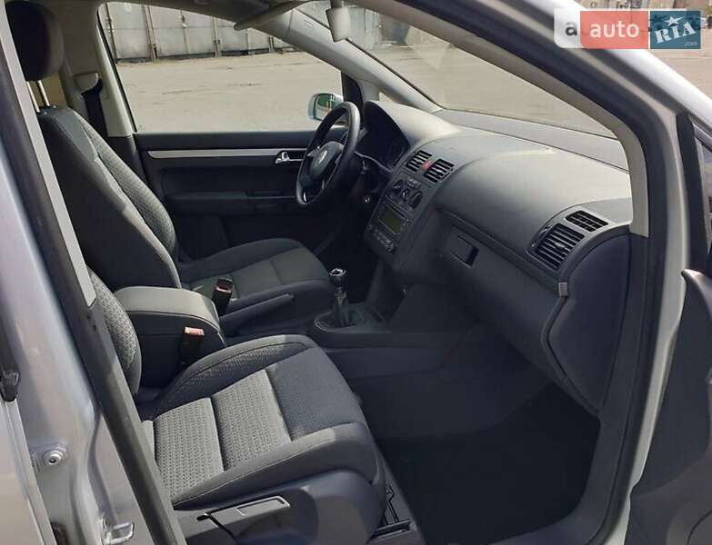 Мінівен Volkswagen Touran 2003 в Києві фото 12 Мінівен Volkswagen Touran 2003 в Києві