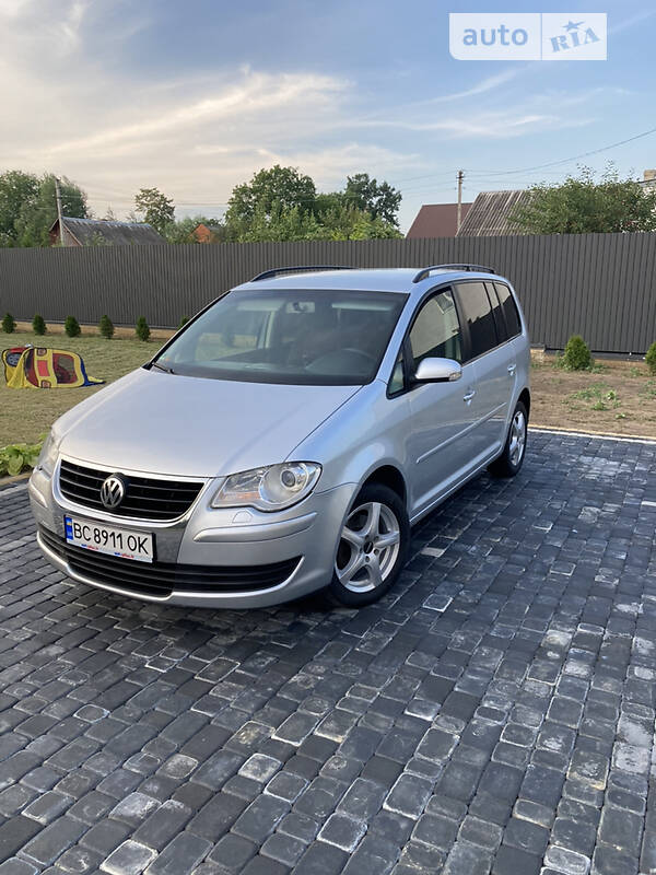 Минивэн Volkswagen Touran 2007 в Самборе