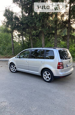 Минивэн Volkswagen Touran 2007 в Самборе