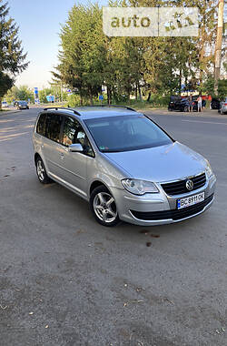 Минивэн Volkswagen Touran 2007 в Самборе