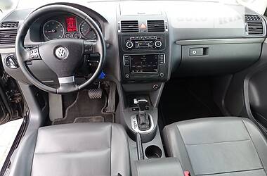 Минивэн Volkswagen Touran 2007 в Нововолынске