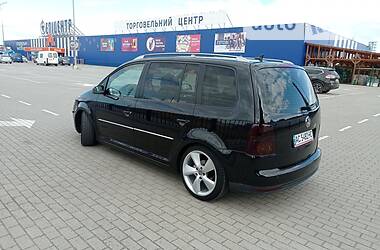 Минивэн Volkswagen Touran 2007 в Нововолынске