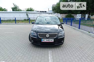 Минивэн Volkswagen Touran 2007 в Нововолынске