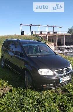 Универсал Volkswagen Touran 2003 в Ровно