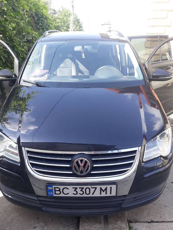 Минивэн Volkswagen Touran 2009 в Львове