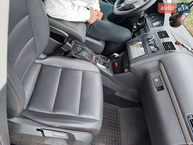 Микровэн Volkswagen Touran 2011 в Черкассах