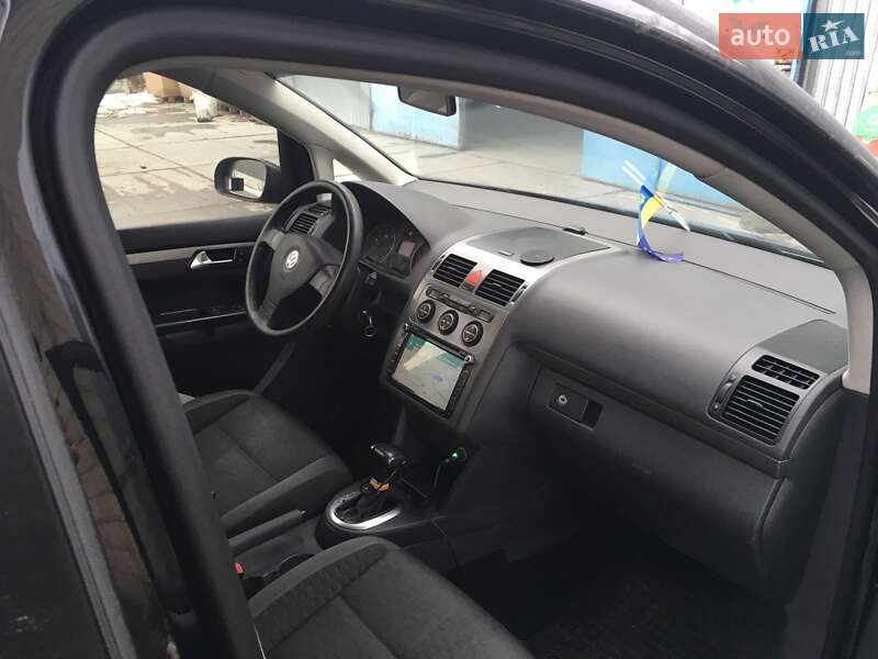 Мінівен Volkswagen Touran 2008 в Києві