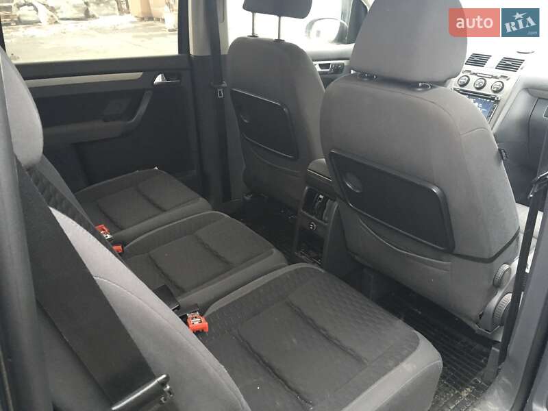 Мінівен Volkswagen Touran 2008 в Києві