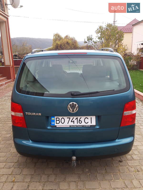Универсал Volkswagen Touran 2005 в Черновцах