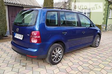 Минивэн Volkswagen Touran 2007 в Черновцах