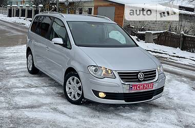 Минивэн Volkswagen Touran 2009 в Житомире