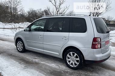 Минивэн Volkswagen Touran 2009 в Житомире