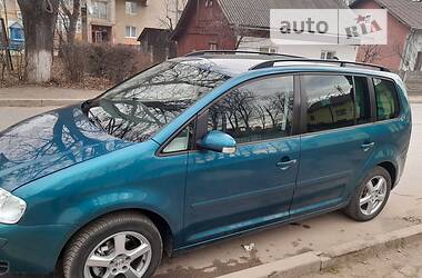 Минивэн Volkswagen Touran 2004 в Черновцах