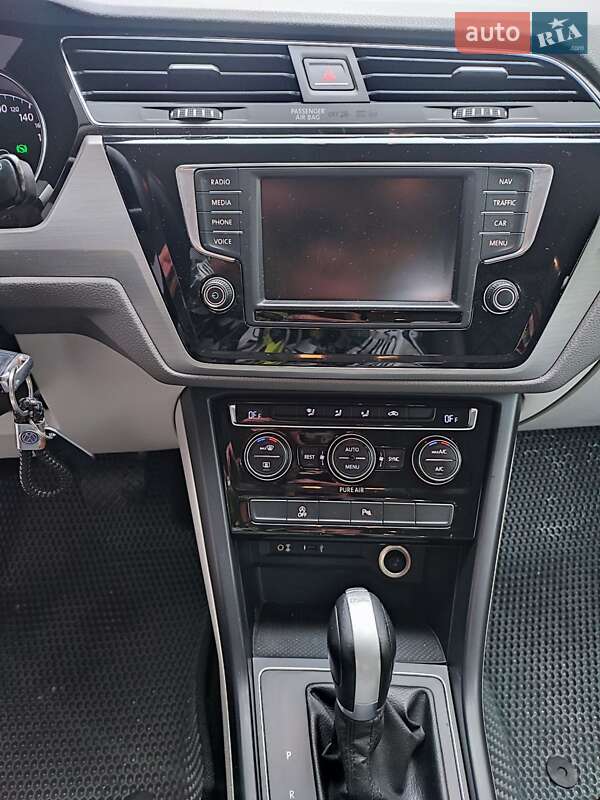 Мікровен Volkswagen Touran 2015 в Львові