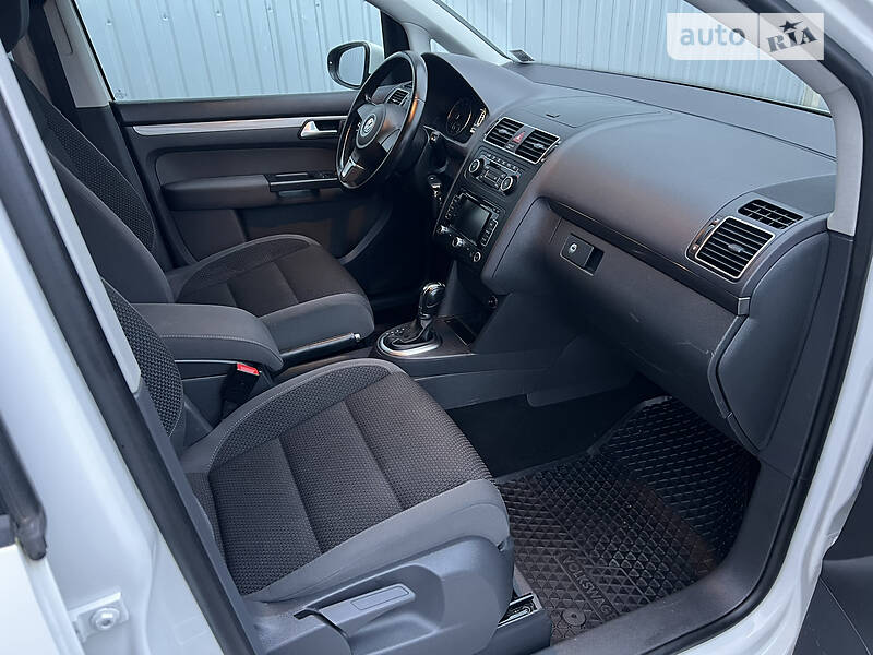 Минивэн Volkswagen Touran 2011 в Киеве