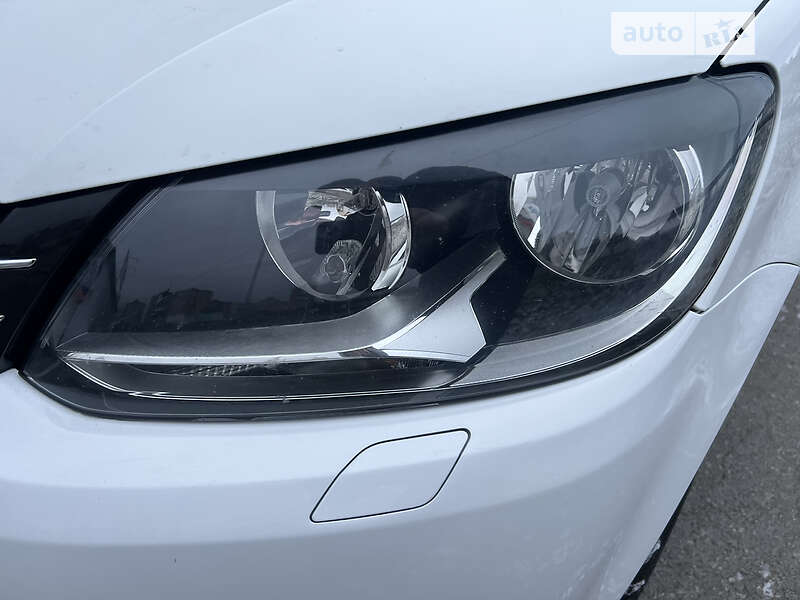Минивэн Volkswagen Touran 2011 в Киеве