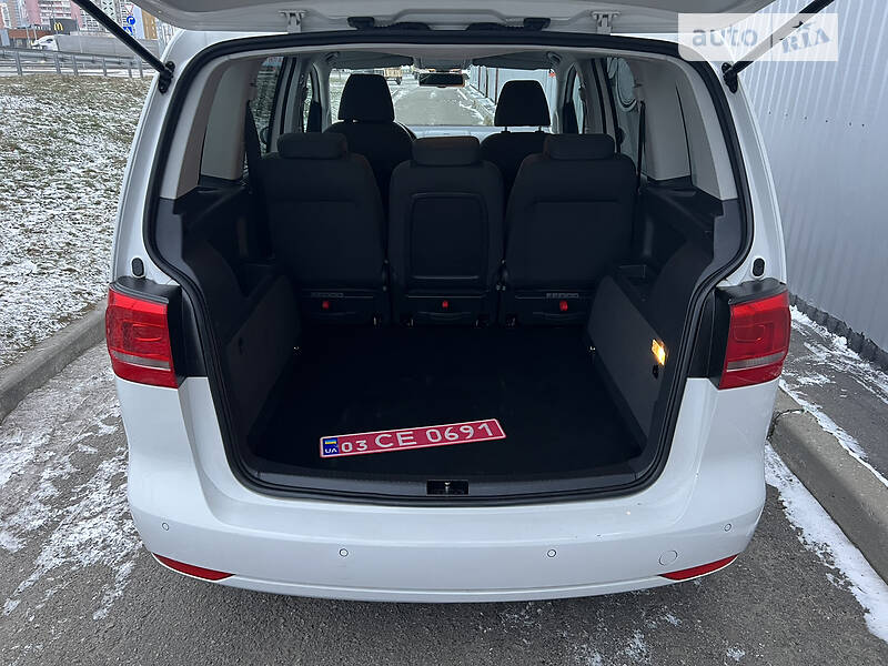 Минивэн Volkswagen Touran 2011 в Киеве