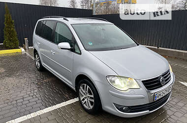 Универсал Volkswagen Touran 2007 в Коростене