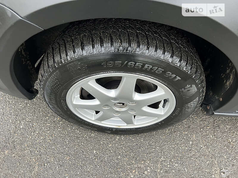 Минивэн Volkswagen Touran 2008 в Киеве