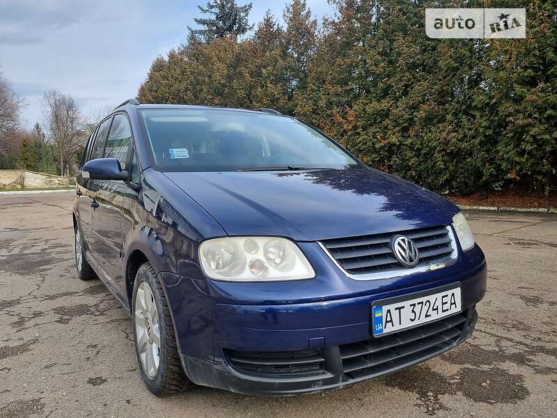 Минивэн Volkswagen Touran 2004 в Ивано-Франковске