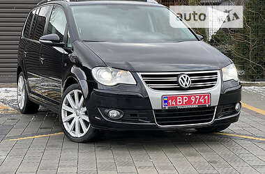 Мінівен Volkswagen Touran 2009 в Стрию