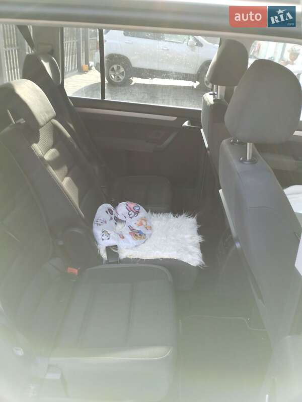 Минивэн Volkswagen Touran 2010 в Черкассах