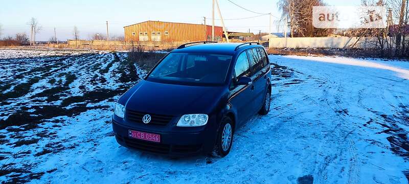 Минивэн Volkswagen Touran 2003 в 