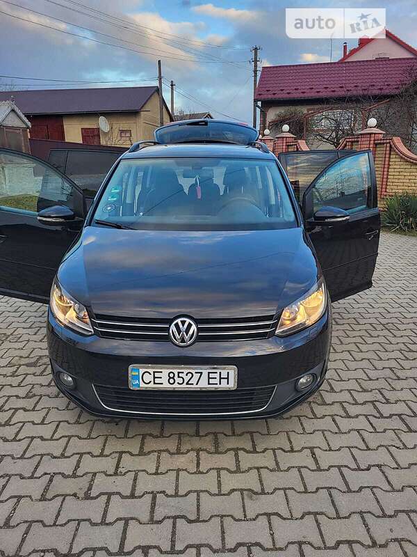 Микровэн Volkswagen Touran 2012 в Черновцах