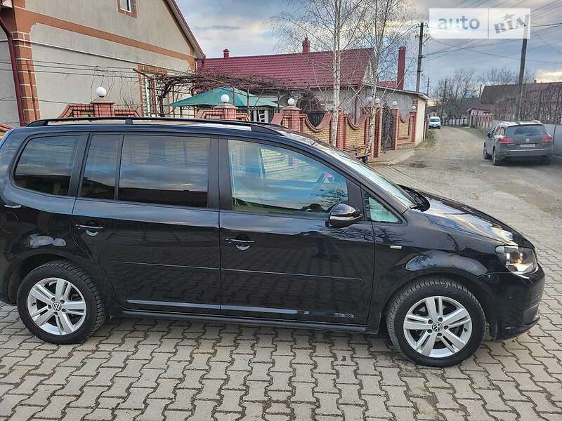 Микровэн Volkswagen Touran 2012 в Черновцах