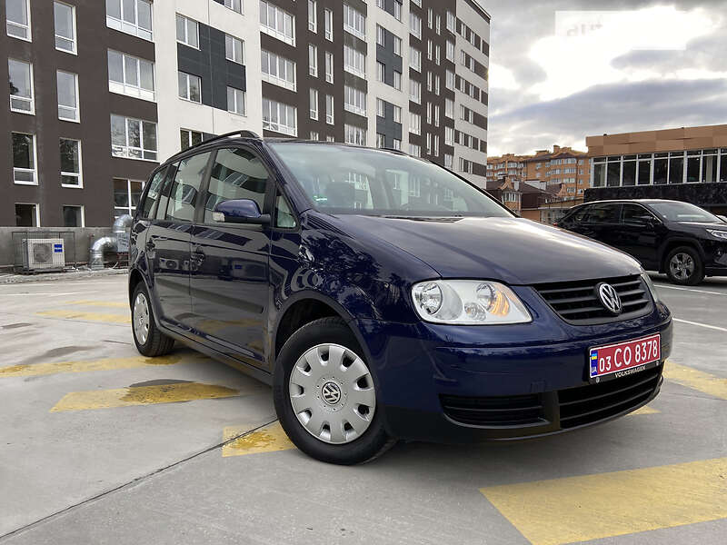 Минивэн Volkswagen Touran 2006 в Киеве