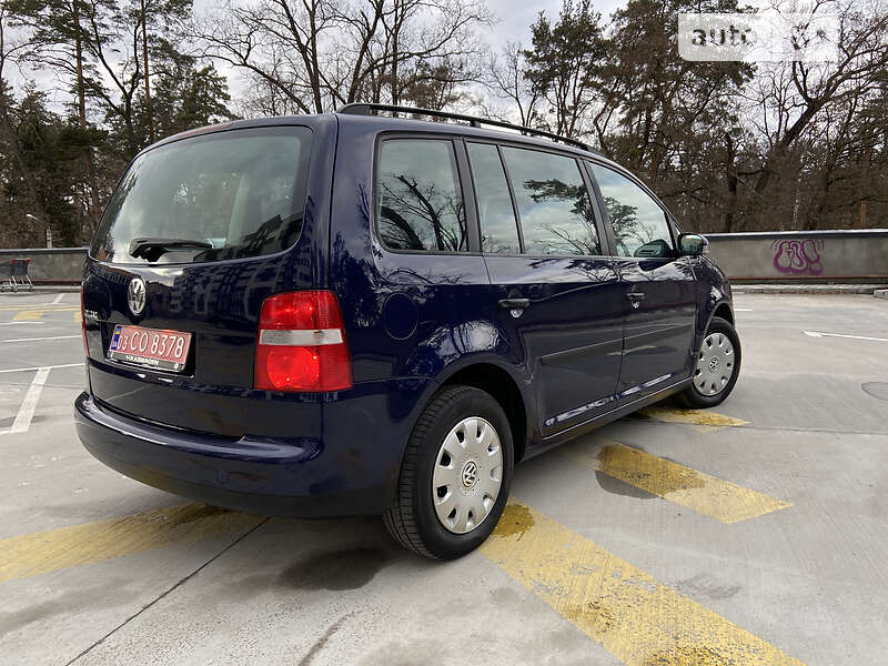 Минивэн Volkswagen Touran 2006 в Киеве