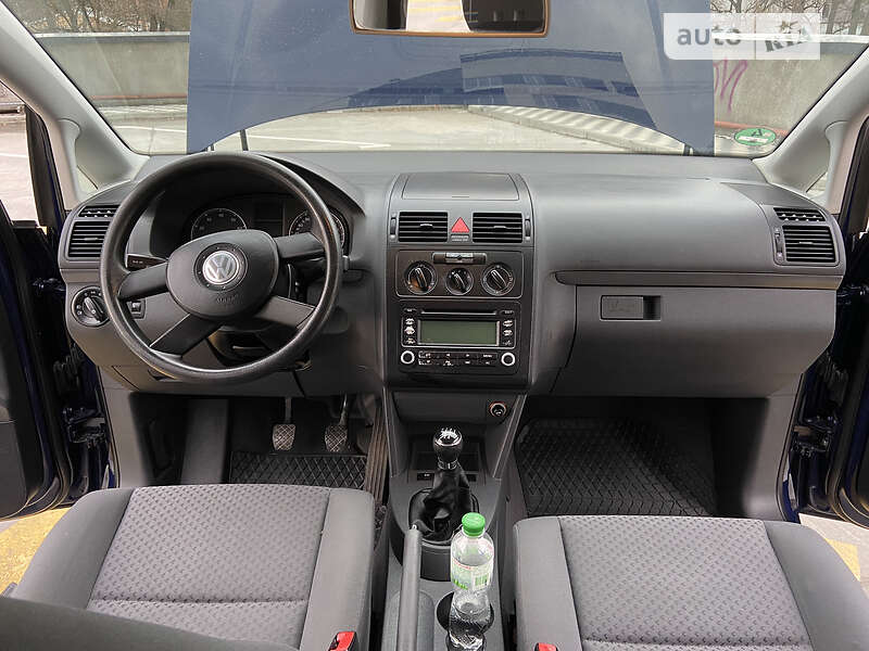 Минивэн Volkswagen Touran 2006 в Киеве