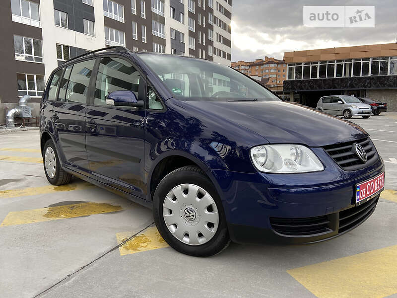 Минивэн Volkswagen Touran 2006 в Киеве