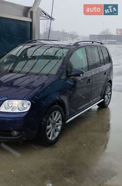 Минивэн Volkswagen Touran 2004 в Рокитном